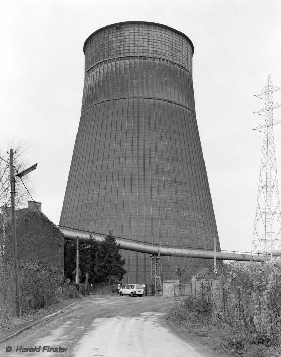 Kraftwerk "Centrale Électrique de Monceau": Kühlturm