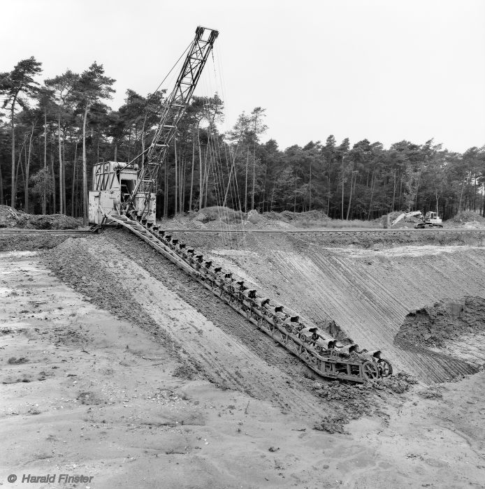 bucket chain excavator