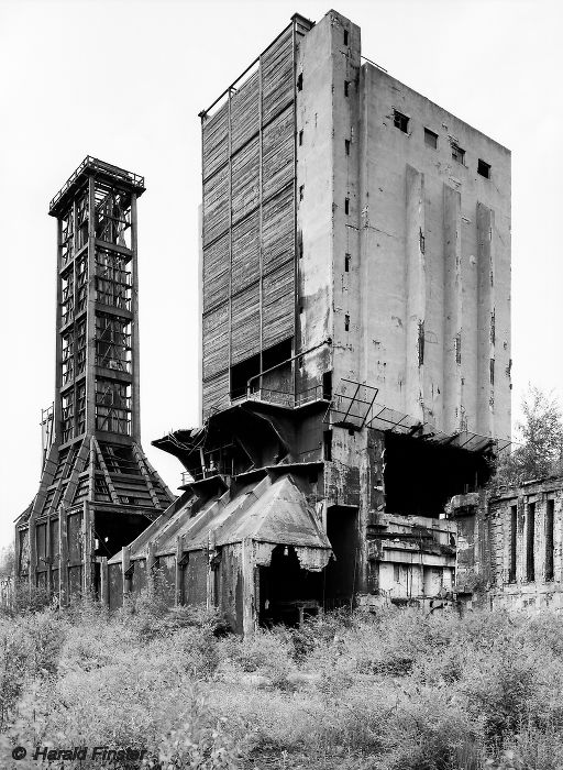 Silo für Kokskohle und Löschtürme