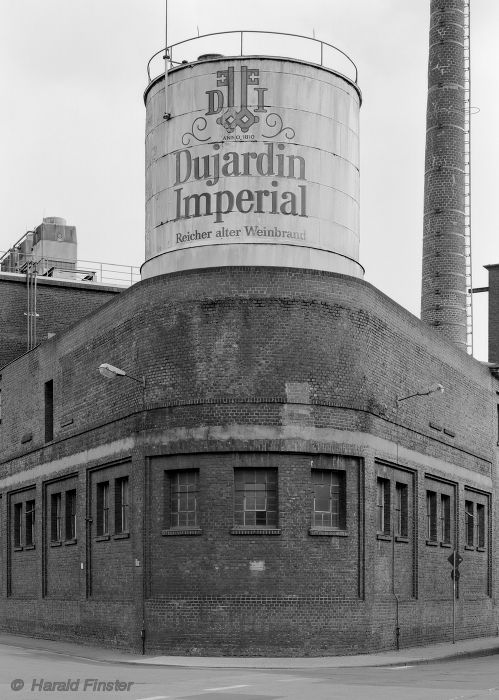 wine distillery 'Dujardin & Co.'