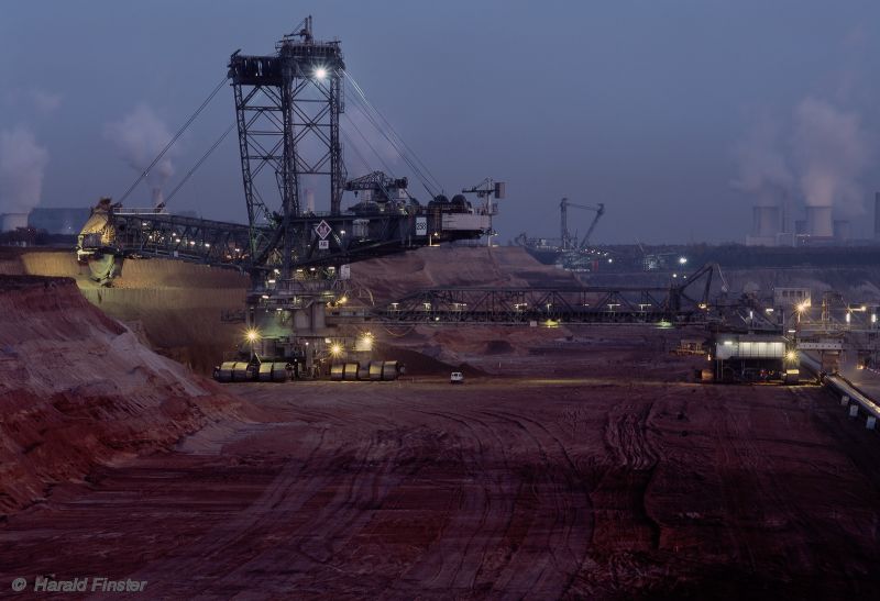 Bagger 258 in der Dämmerung