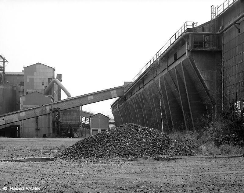 sintering plant and ore bunker