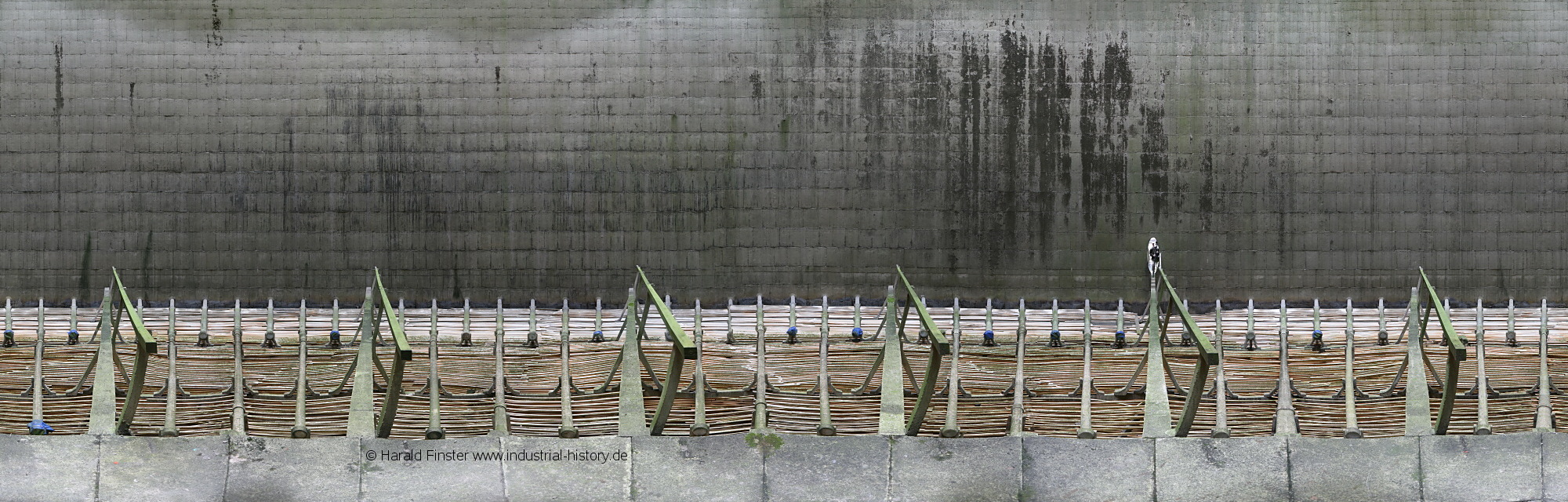 'Charbonnages de Beringen (Kleine Heide)' colliery cooling tower, Beringen (Belgium)